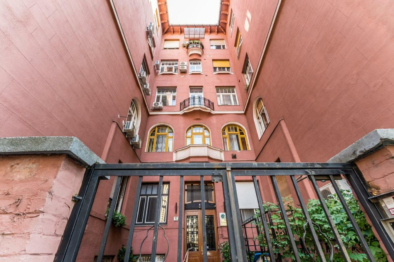 The Grey - Studio Apartment With Sleeping Loft In The Center Of Budapest Exterior foto