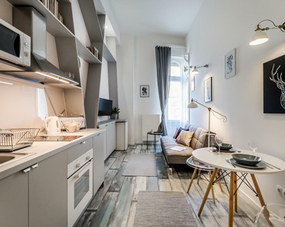 The Grey - Studio Apartment With Sleeping Loft In The Center Of Budapest Exterior foto